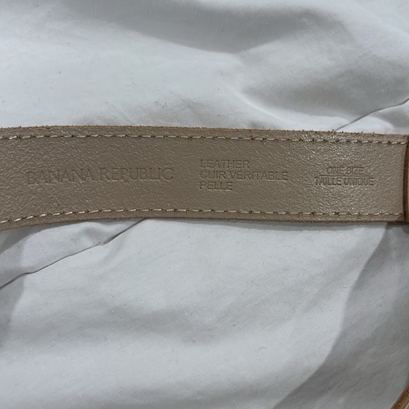 MARRAKESH LEATHER BELT BAG by Banana Republic - Picture 3 of 11